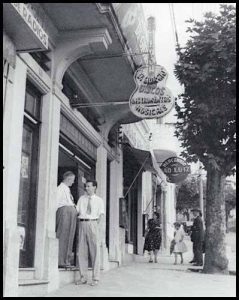 Fotografia do antigo endereço do Atelier de Violões Finos de Romeo Di Giorgio, na rua Voluntários da Pátria, em 1940.