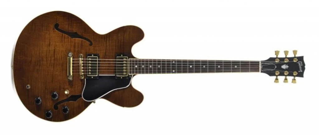 Imagem de um modelo semiacusticp gibson E-335 1958