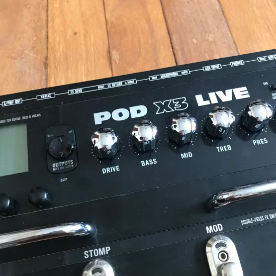 Pedaleira Multiefeitos Line 6 Pod X3 Live Com Hard Case - Image 10