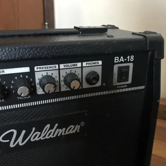 Cubo Amplificador Baixo Waldman BA-18 - Imagem 9