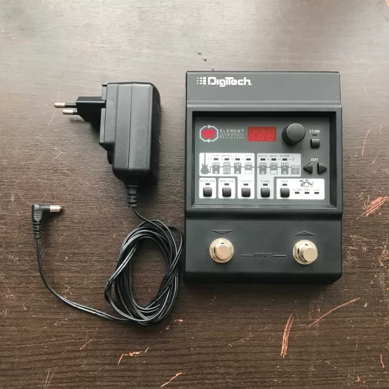Pedaleira Multiefeitos Digitech Element