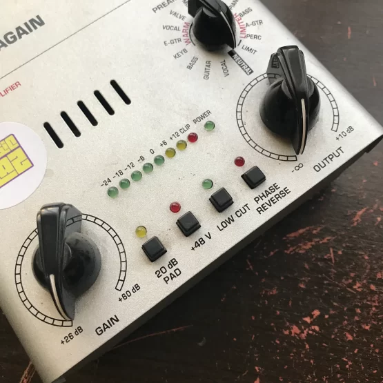 Pré Amplificador Mic100 Tube Ultragain 20dB Behringer - Imagem 10