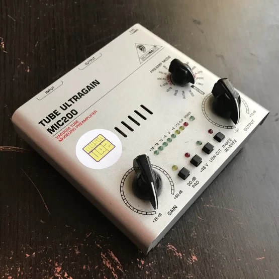 Pré Amplificador Mic100 Tube Ultragain 20dB Behringer - Imagem 4