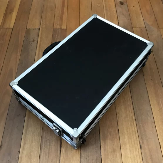Pedalboard Hardcase Para Pedais Maleta 50 x 30 Tampa Removível - Imagem 5
