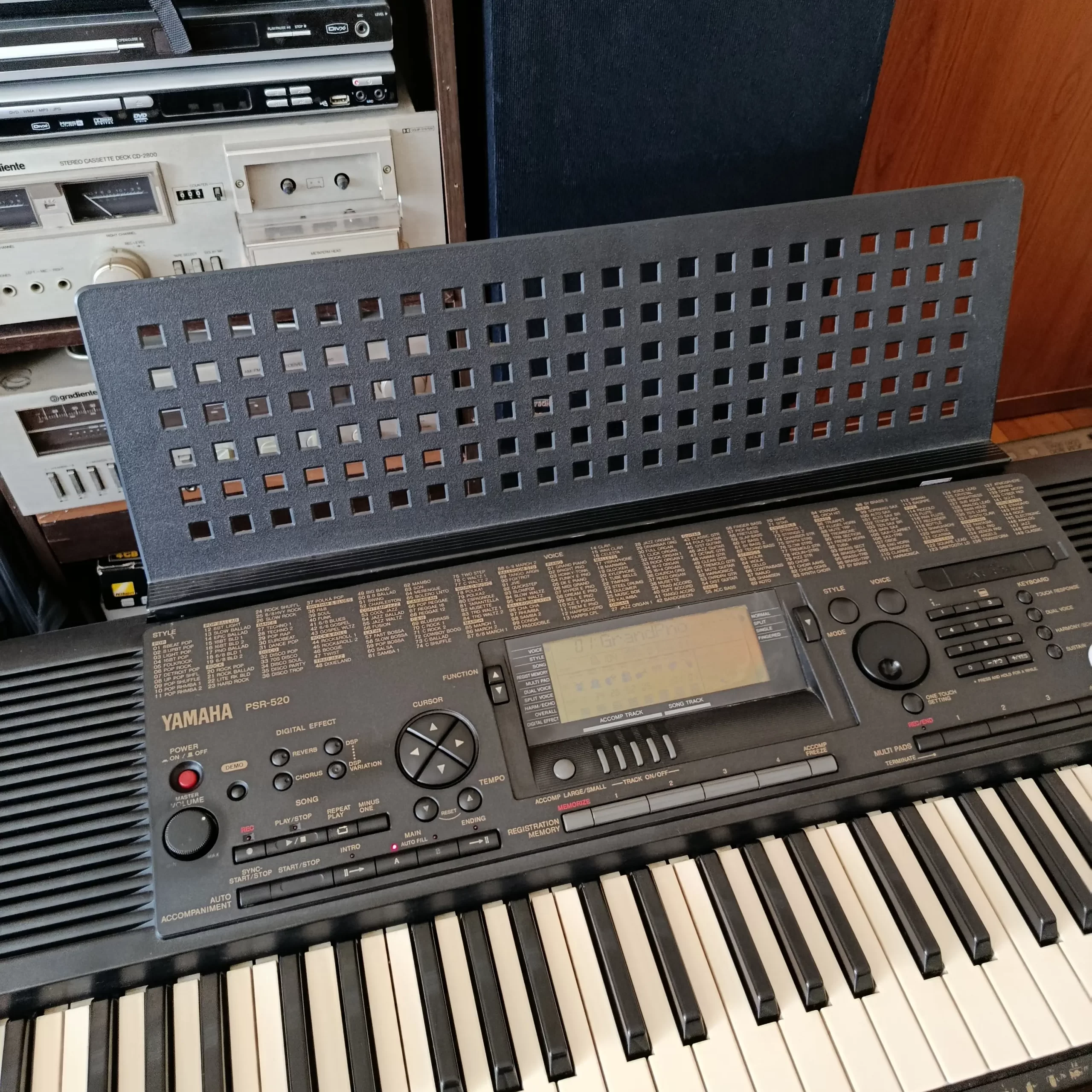 Teclado Yamaha PSR-520 - Music Vaz