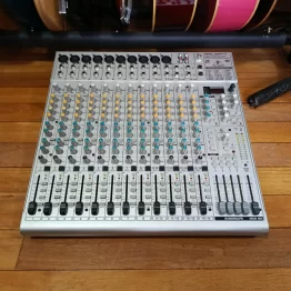 Mesa De Som Behringer Eurorack UB2442FX-PRO