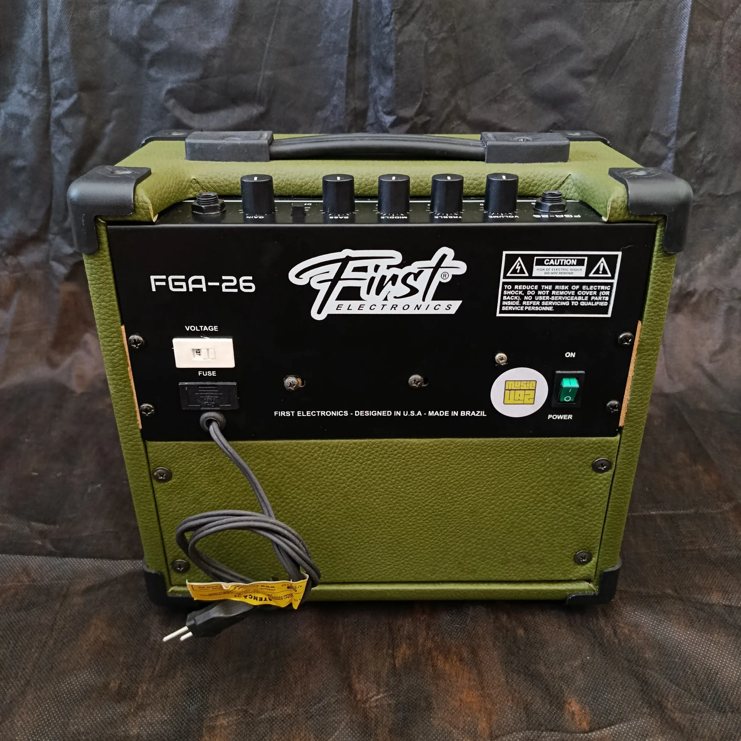 Cubo Amplificador First FGA-26 18W Guitarra - Imagem 5
