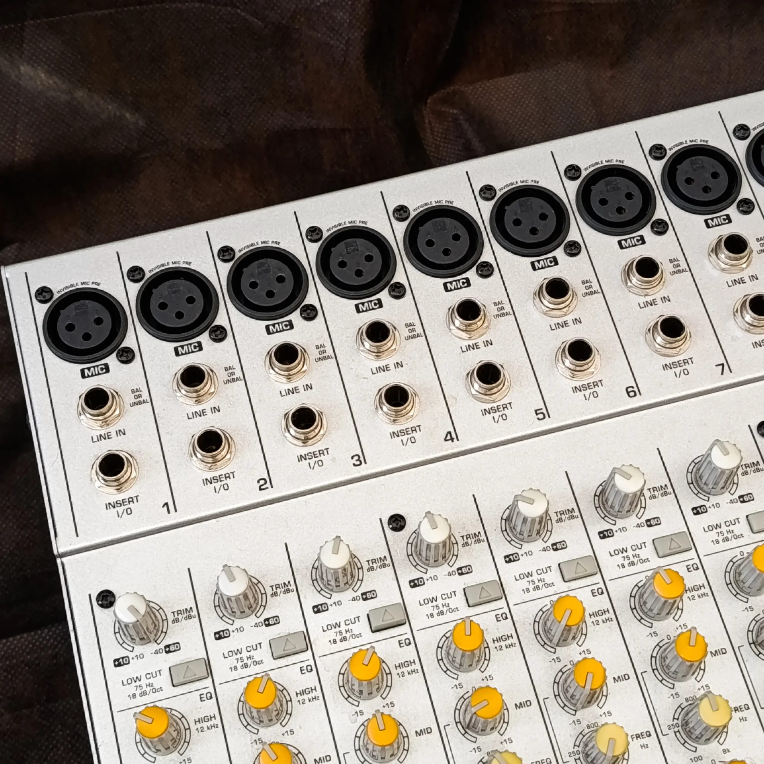 Mesa De Som Behringer Eurorack UB2442FX-PRO - Imagem 5