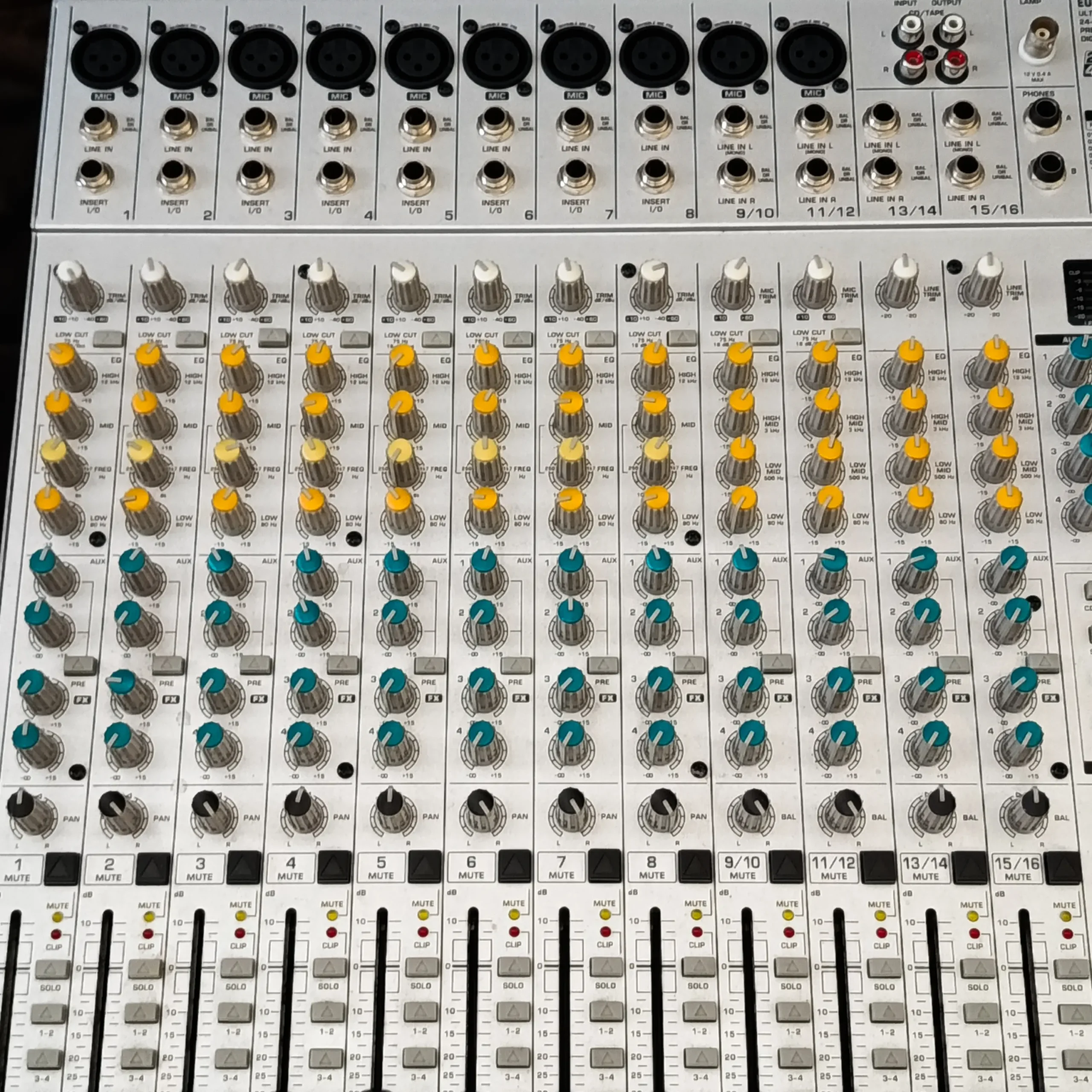 Mesa De Som Behringer Eurorack UB2442FX-PRO - Imagem 9