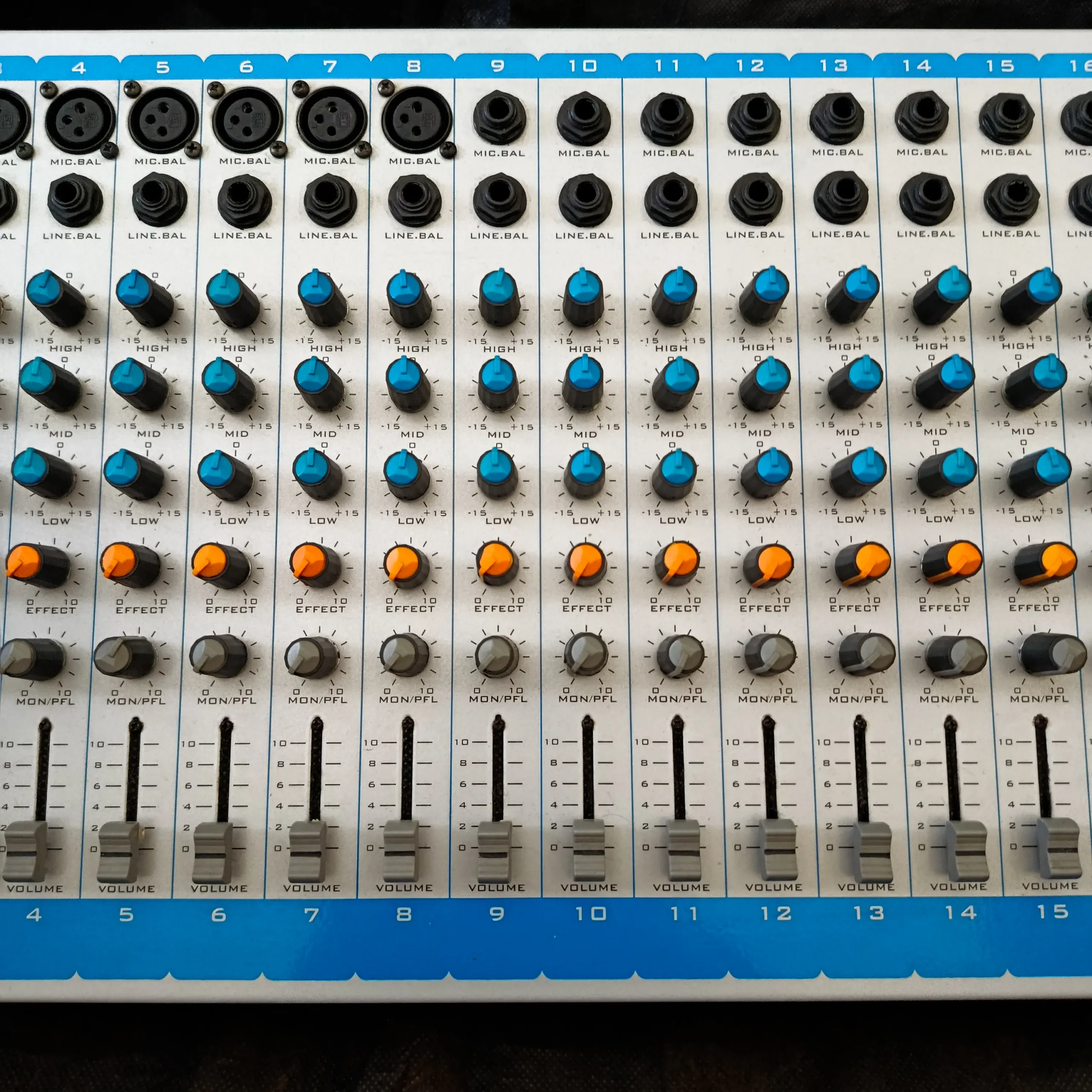 Mesa de Som Oneal OMX16X 16 Canais - Imagem 3