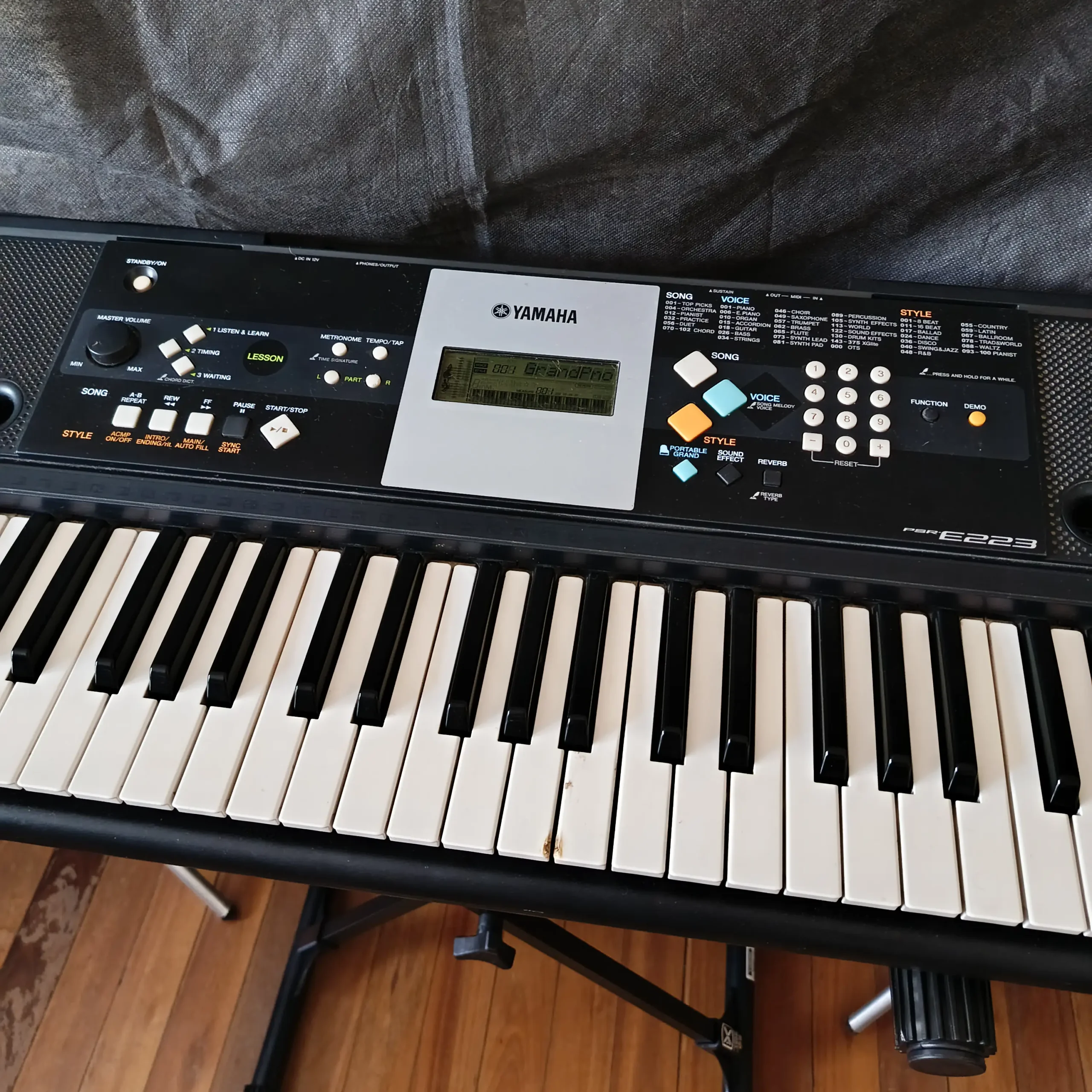 Teclado Yamaha PSR-E223 - Imagem 3