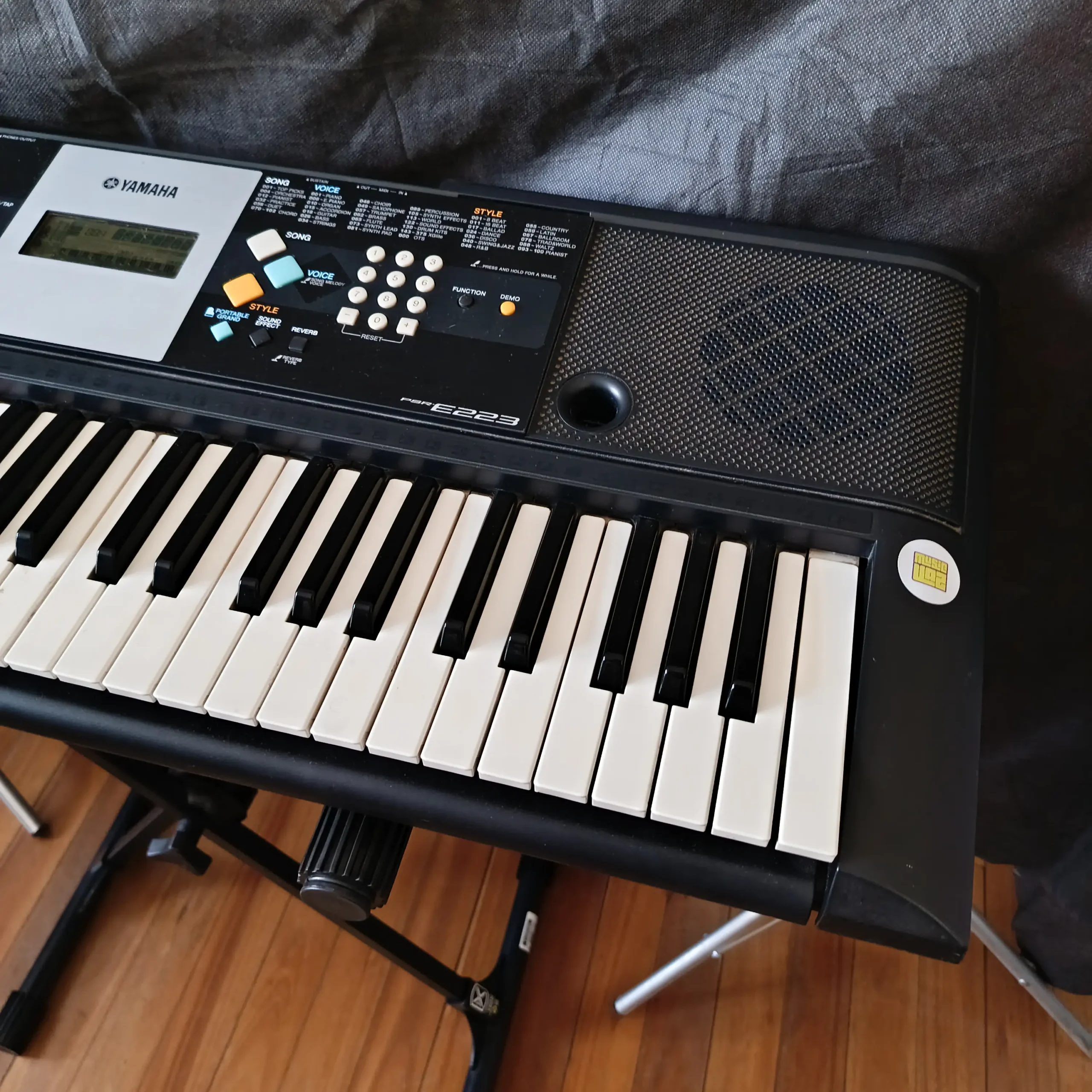 Teclado Yamaha PSR-E223 - Imagem 4