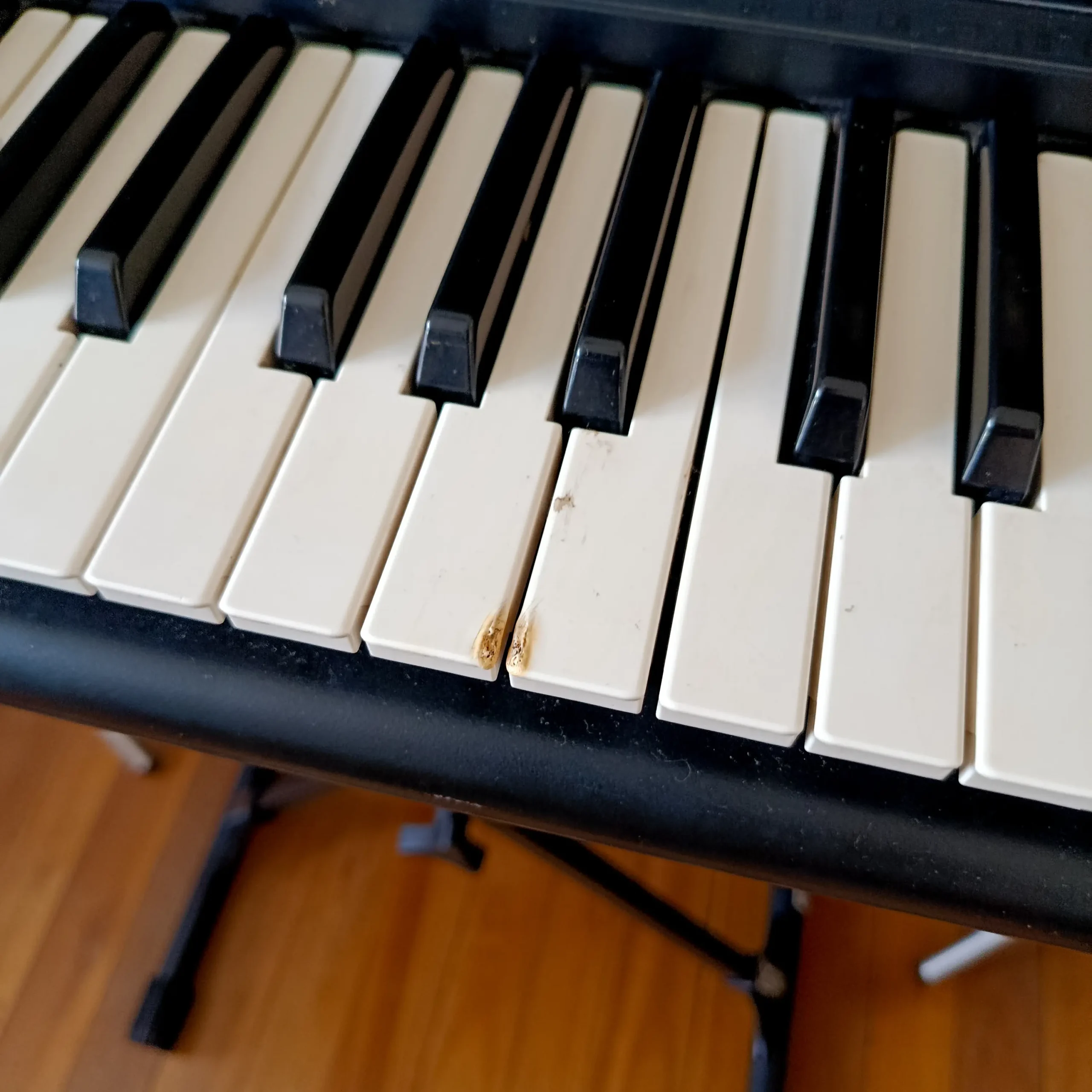 Teclado Yamaha PSR-E223 - Imagem 8