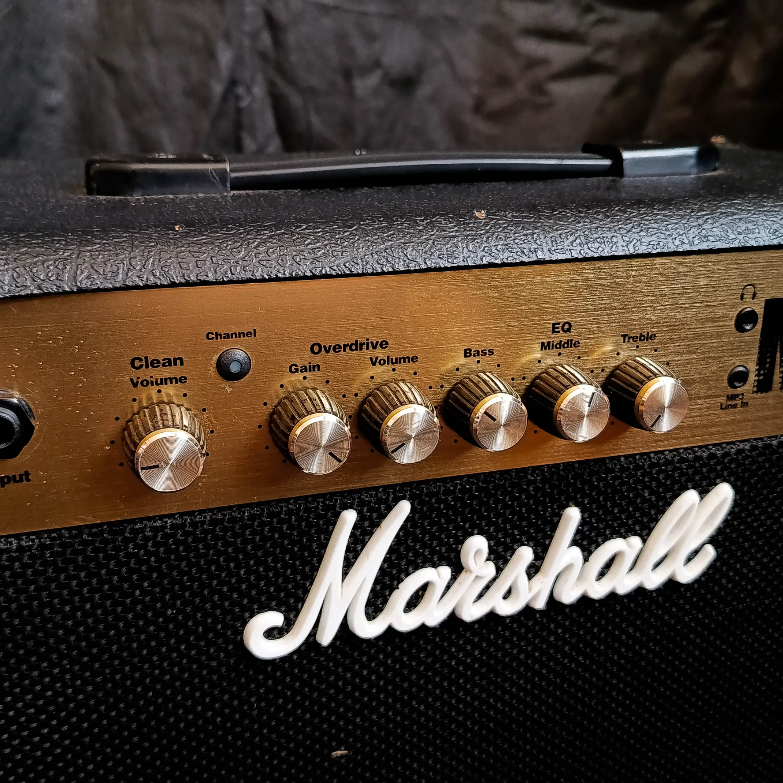 Amplificador Marshall MG15 Gold 15W Para Guitarra - Imagem 5